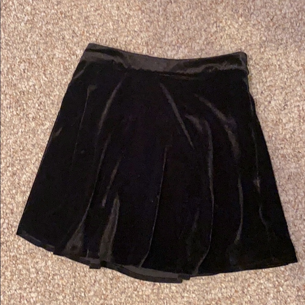 Tobi velvet, flared, high waisted mini skirt